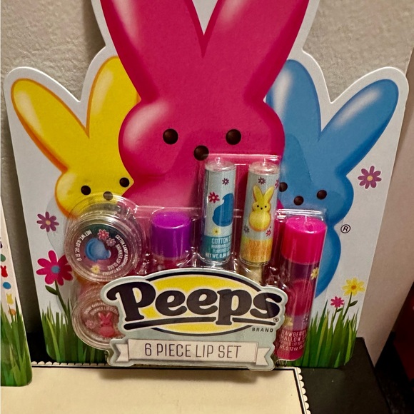 Peeps 8 Lip Balm Set , 6 piece Lipgloss and Brush Set. Perfect for Easter - Picture 3 of 4